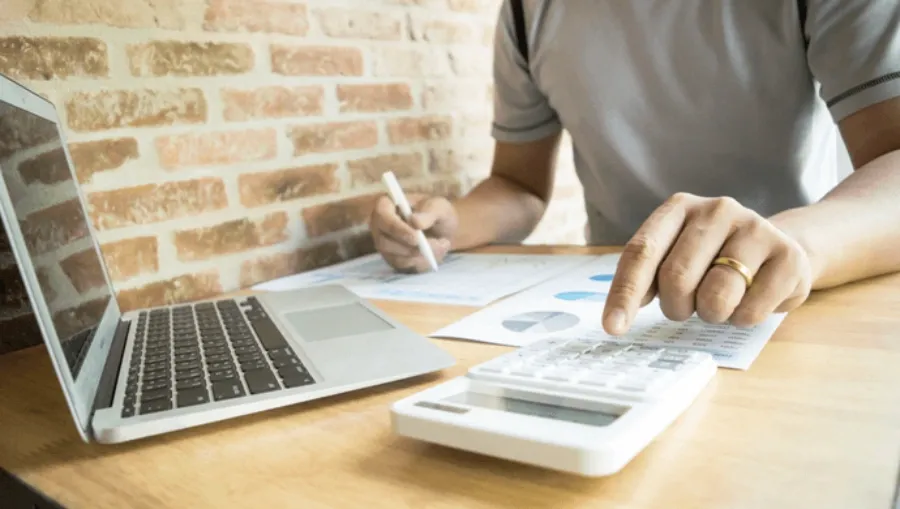 Manually doing payroll